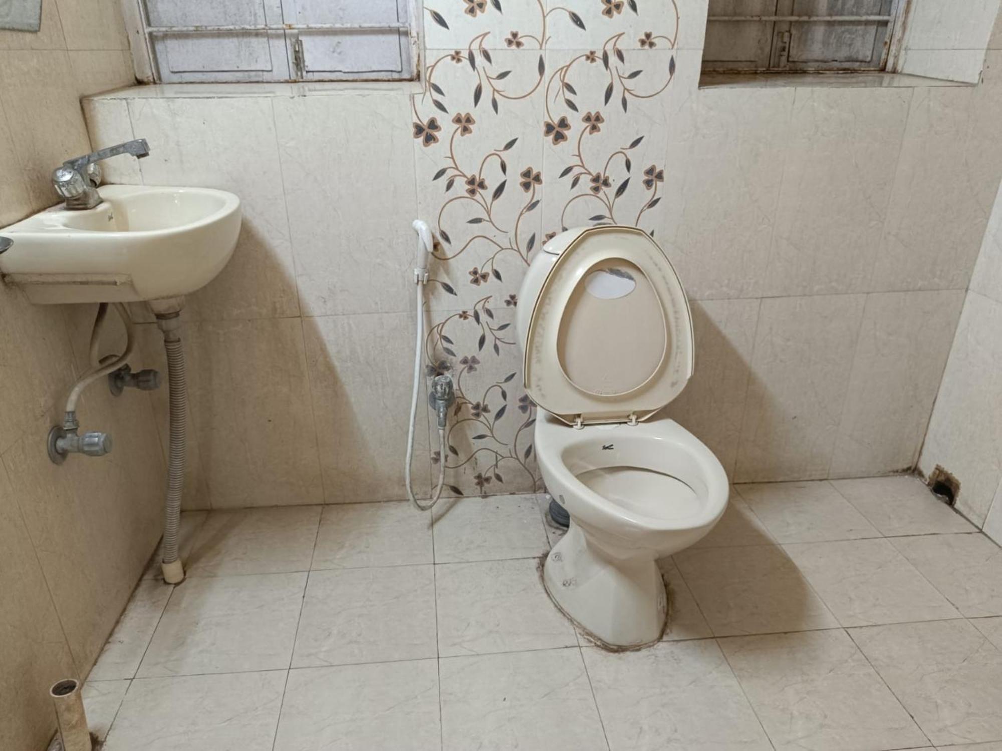 Duniya Hotel Kolkata