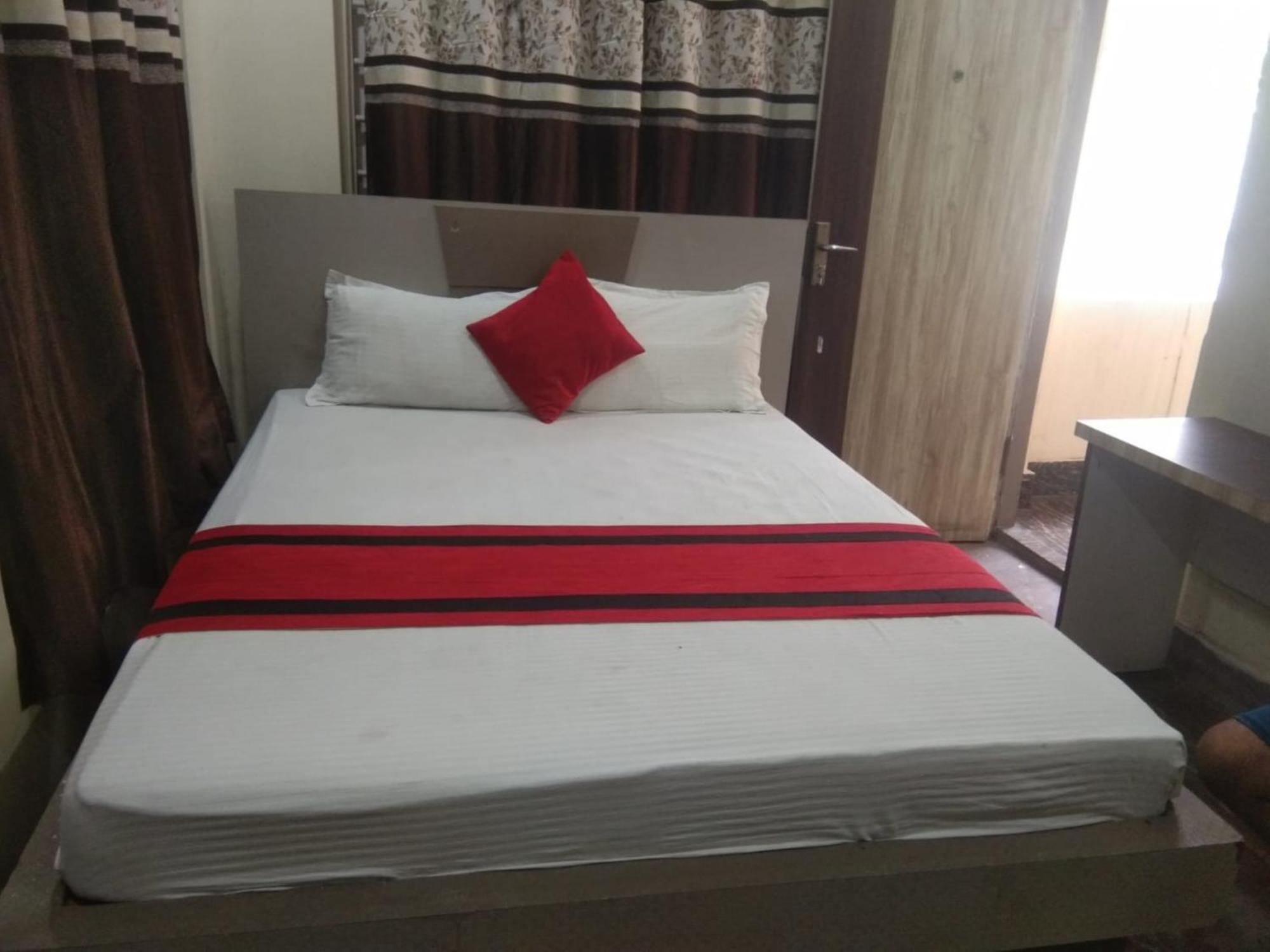 Hotel Duniya 3*